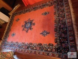 Approximately 6' x 9' imported rug