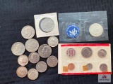 Lot of miscellaneous post-1964 US coins: Kennedy halves, Eisenhower dollars, 1972 UNC mint set