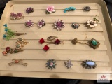 Lot vintage brooches