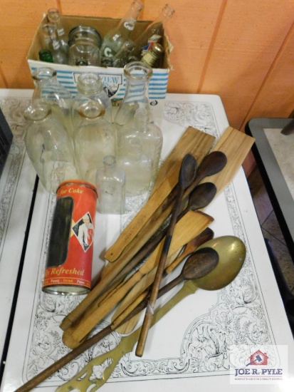 Collectable bottles, wooden spoons