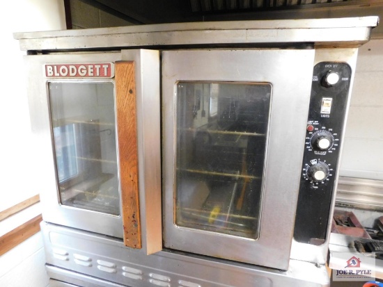 Blodgett single phase gas double door stainless steel convection oven 38x37x32