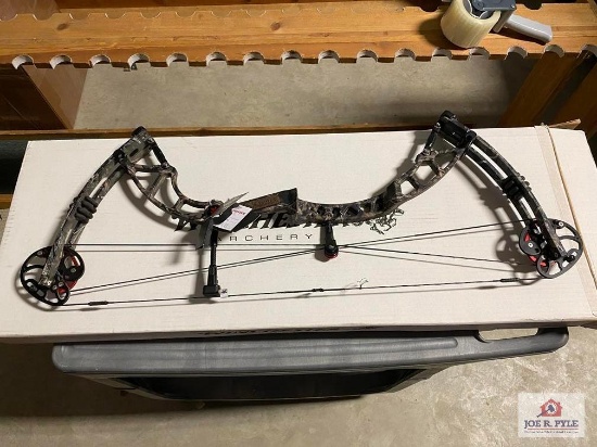 [SKU: 102768] Winchester Blind Side compound bow SN: 2240