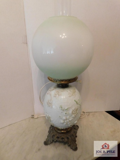 Double globe lamp
