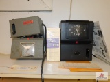 2100 series time clock with cards