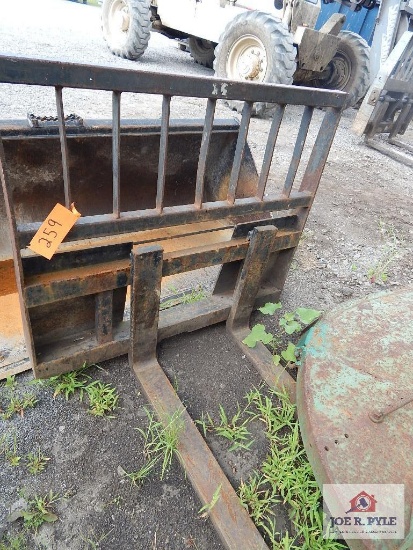Quick connect pallet forks