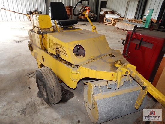 Gas-powered ride-on roller