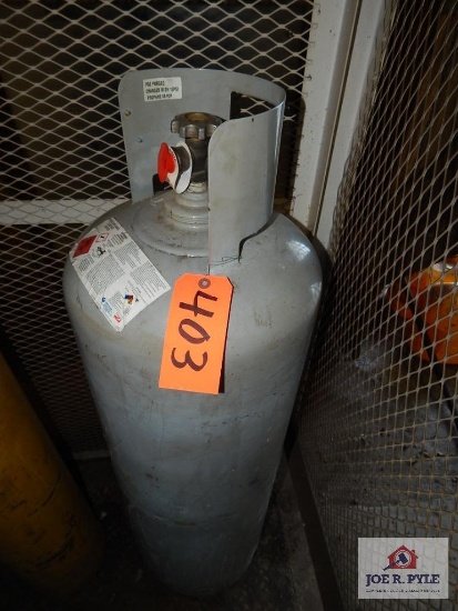 100 lb. Propane tank
