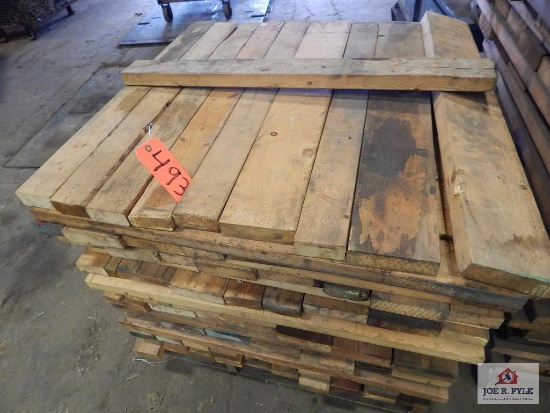 Pallet shelving boards