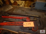 4 Pipe wrenches