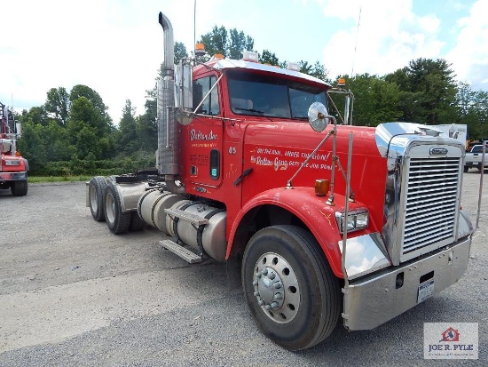 2005 Freightliner w/ Detroit series 60 diesel motor w/ wet lines, dry cab (284K miles) VIN: