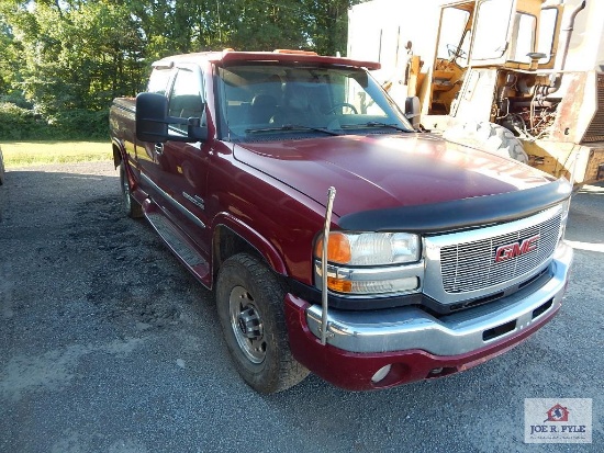 2007 GMC 2500 Diesel 4x4 (147,000 miles) VIN: 1GTHK29D77E182114