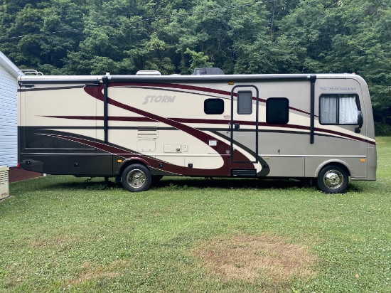 2016 Fleetwood Storm RV