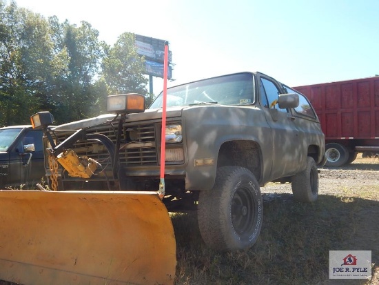 1984 Chevrolet Blazer w/ 6.2 L diesel engine & snow plow showing 70,458 miles VIN: 1G8ED18J8EF114758