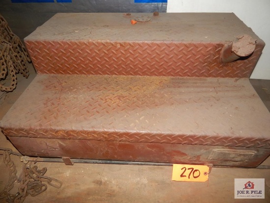 Step fuel tank