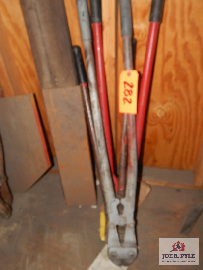 Large bolt cutters