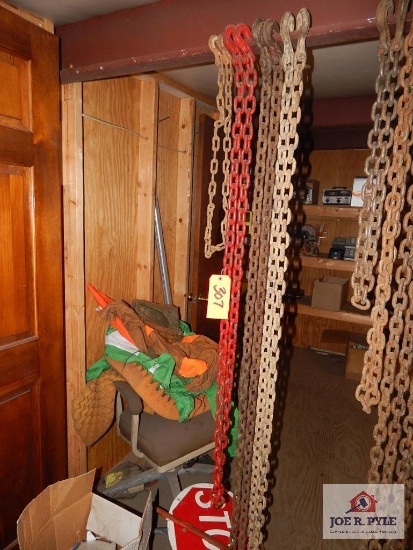 1 Lot of chain w/ hooks
