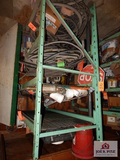 Heavy duty pallet shelving