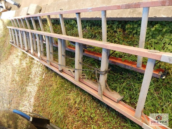 24' Extension ladder & ladder piece