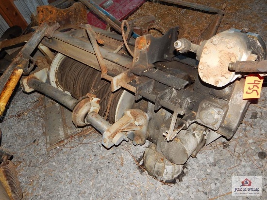 Large hydraulic winch