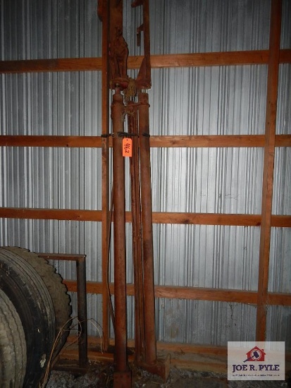 Hydraulic lifting cylinders