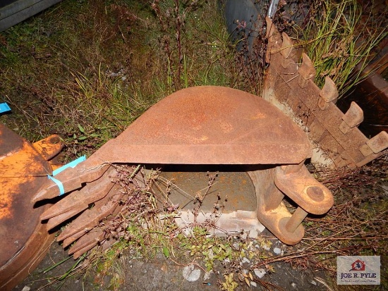 24" Case bucket