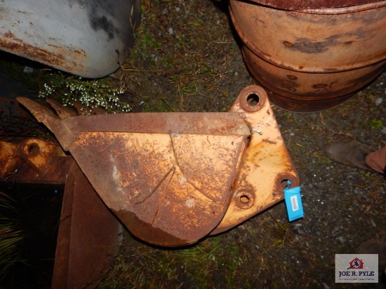20" Case bucket