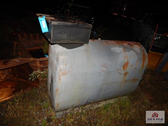275-Gallon fuel tank