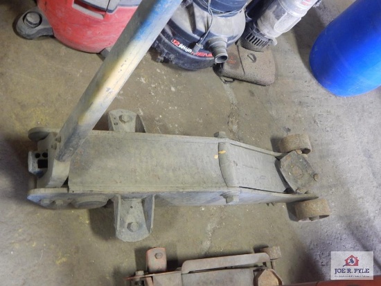 Large truck jack