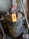 Air-operated grease pump & barrel