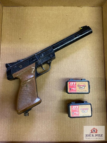Air pistol and pellets
