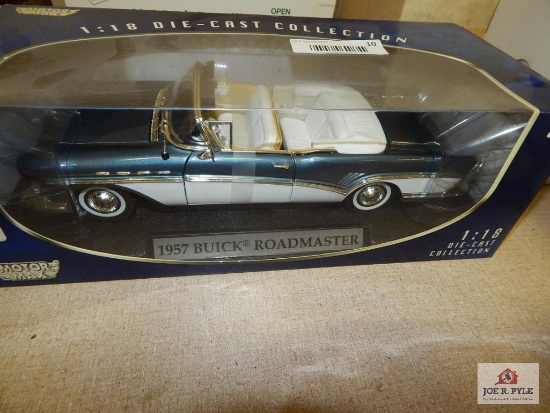 Die cast Motor Max 1957 Buick Roadmast model car
