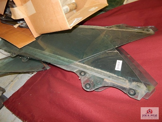 66 Riviera rr qtr. Glass tinted R&L for Toronado