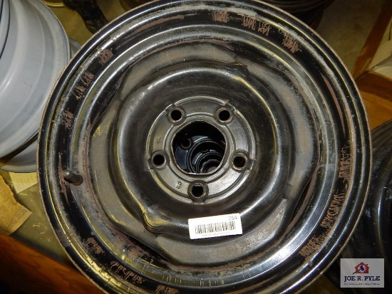 Five '69 & Assorted Buick wheels