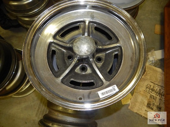 Five '72 Riviera wheels