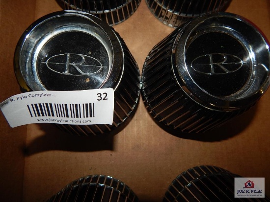 Buick Riviera center caps (4 of them)