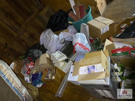 Room lot: building supplies, 4 wood tables, cash register, decorations, vacuum cleaners, etc