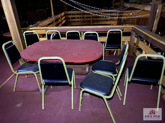 Lot wood table & 11 metal chairs