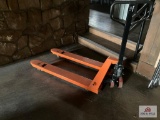 Haul Master 2 1/ ton pallet jack