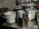 Lot 4 large cooking pots