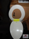 24 Toilet seats (NIB)