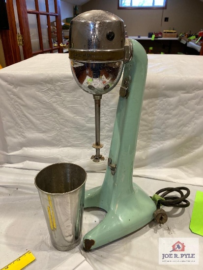 Hamilton Beach No 30 milkshake mixer 18"x 8" x 6", tested