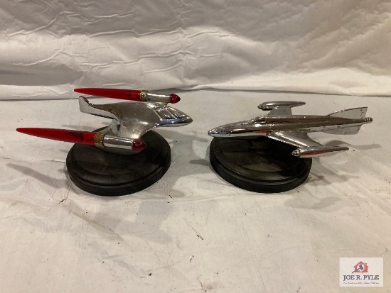 Gem 8123 hood ornament red/chrome and Jet plane 6" x 2 1/2"