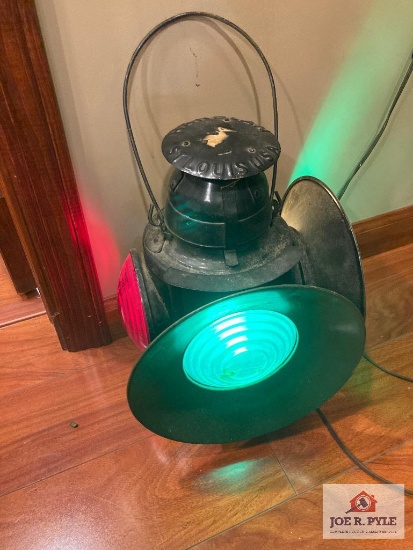 Handlan St Louis RR signal light 14"electrified, tested, as found