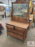 Oak 4 drawer dresser with mirror 31