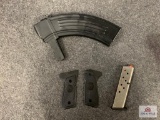 [813] Two magazines: AK/SKS type mag & S&W single stack mag + Beretta grip panels