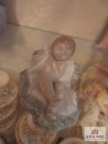 Lladro baby Jesus in the manger figurine 1987