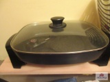 Electric fry pan and table clothes