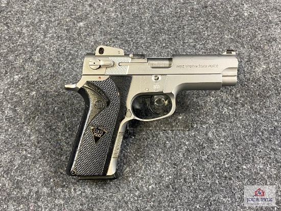 [389] SMith & Wesson 4006 WVSP .40 S&W | SN: VZC8107