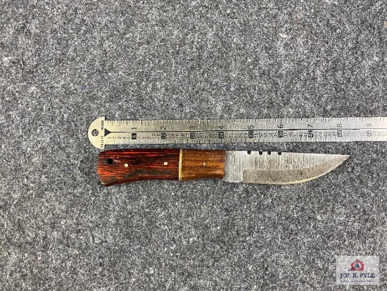 [674] Damascus Blade Hunter w/Sheath