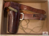 [734] Western style revolver rig w/bullet loops